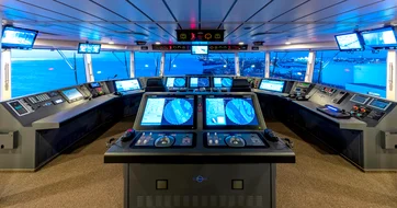 norwegian_encore_bridge__ingrid_fiebak.jpg