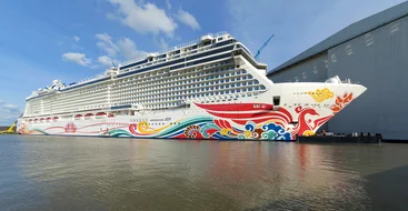 Norwegian Joy am Ausrüstungskai der MEYER WERFT
