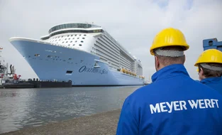 Emsüberführung der Ovation of the Seas