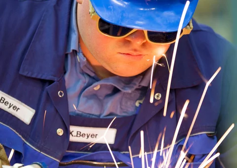 Arbeiter auf der NEPTUN WERFT Arbeiter auf der NEPTUN WERFT