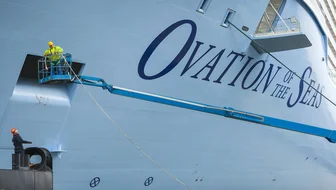 Emsüberführung der Ovation of the Seas